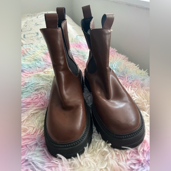 Daphne brown boots- Size 6.5 - Picture 2 of 12